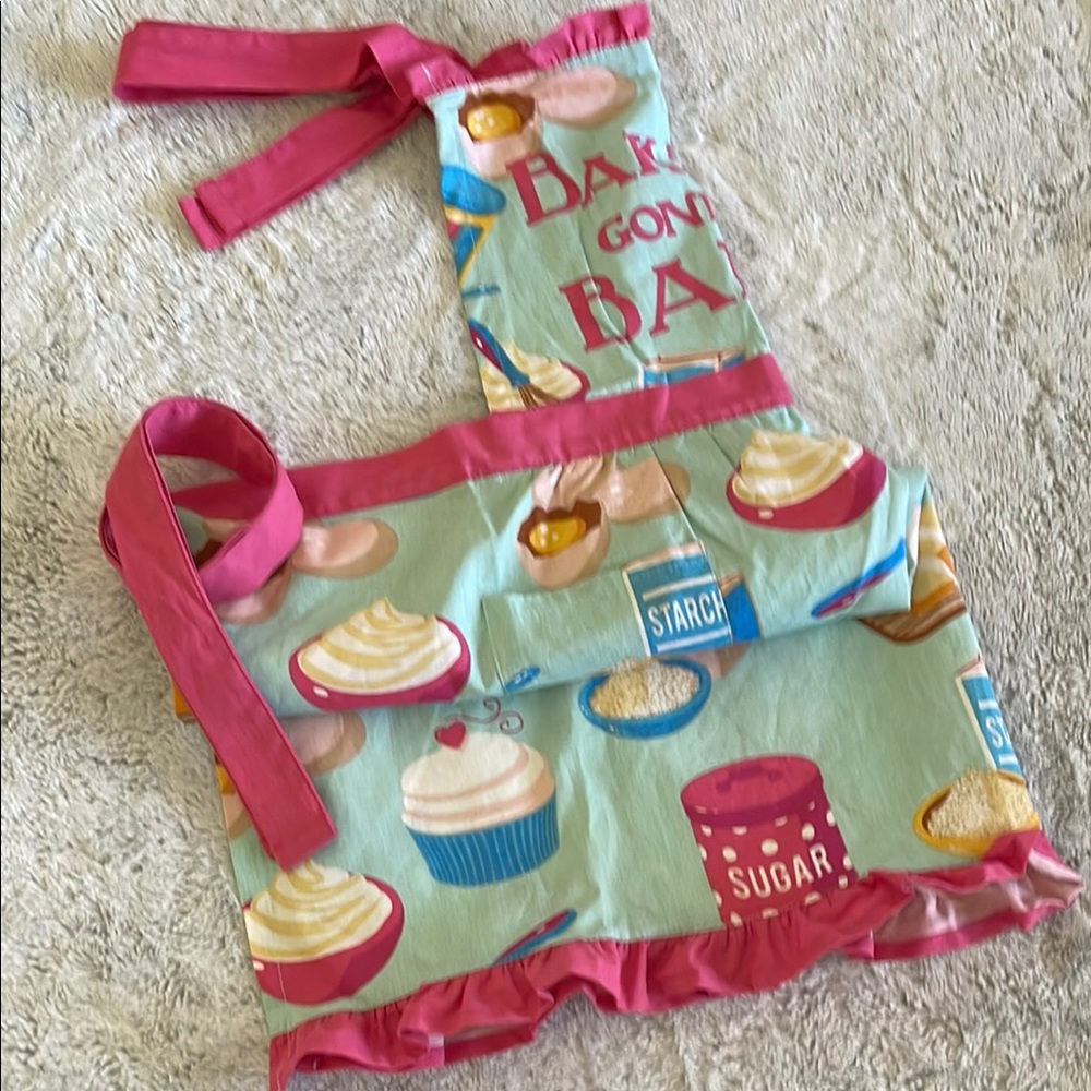 Ladies Baking Apron with Pink Trim & Pocket